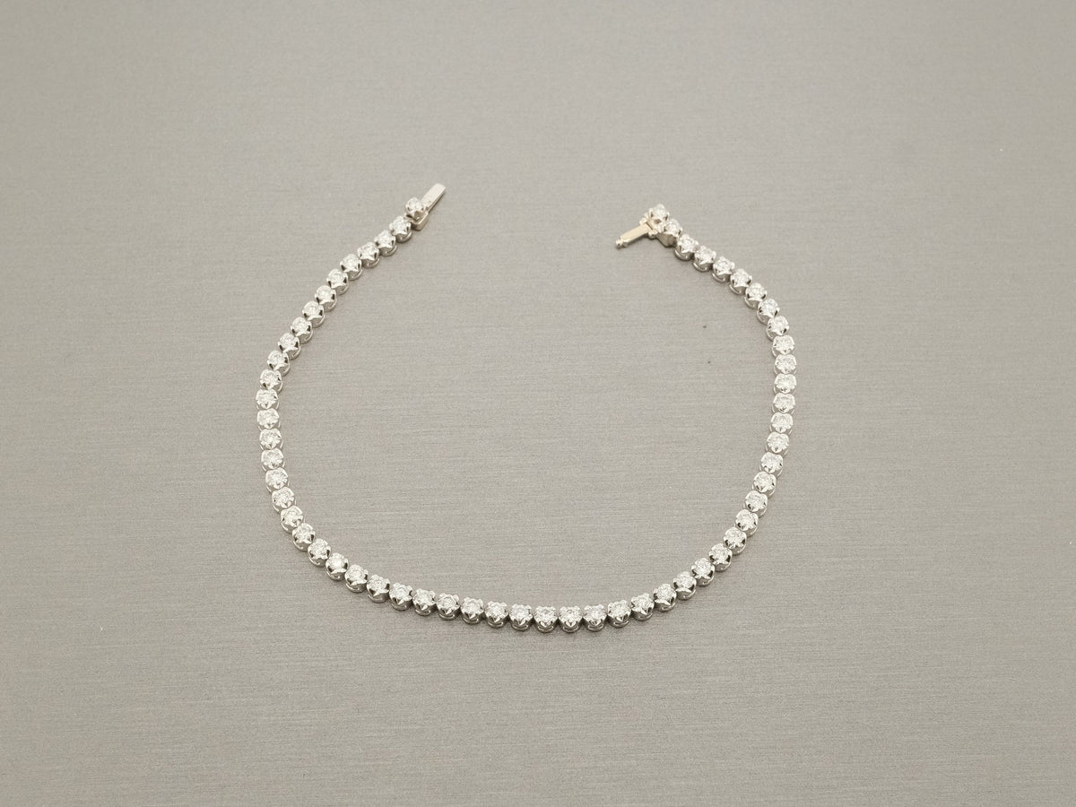 18K White Gold Diamonds Tennis Bracelet
