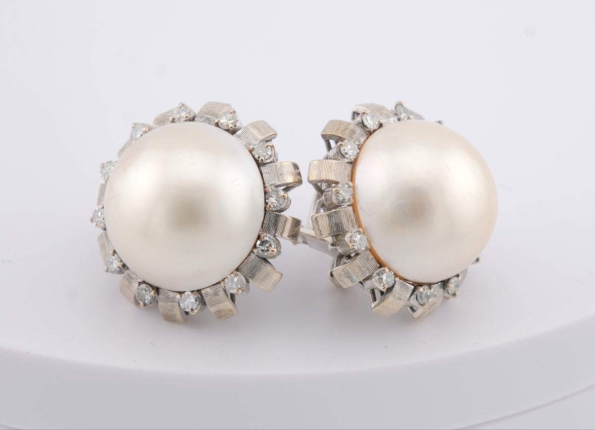 18K White Gold Halo Mabe Pearl Diamonds Earrings