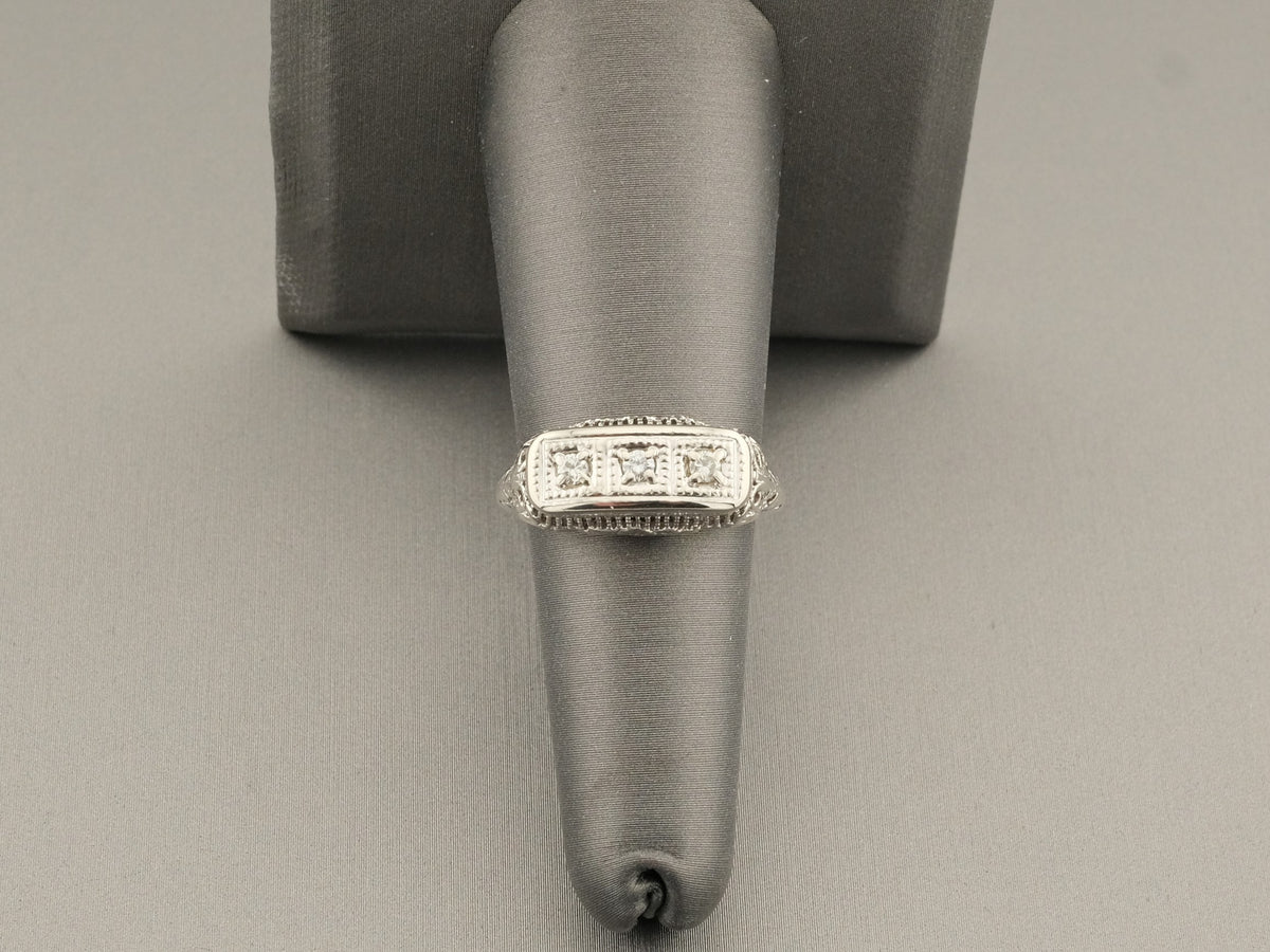 14K White Gold Diamond Ring, 0.10 ct, Size 6