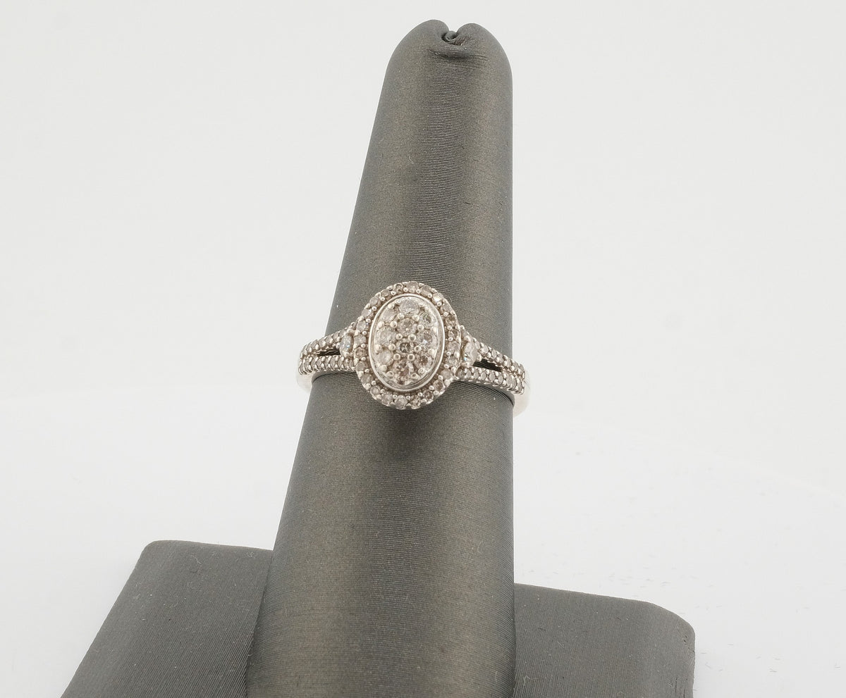 925 Sterling Silver with Lab Grown Diamonds Ring