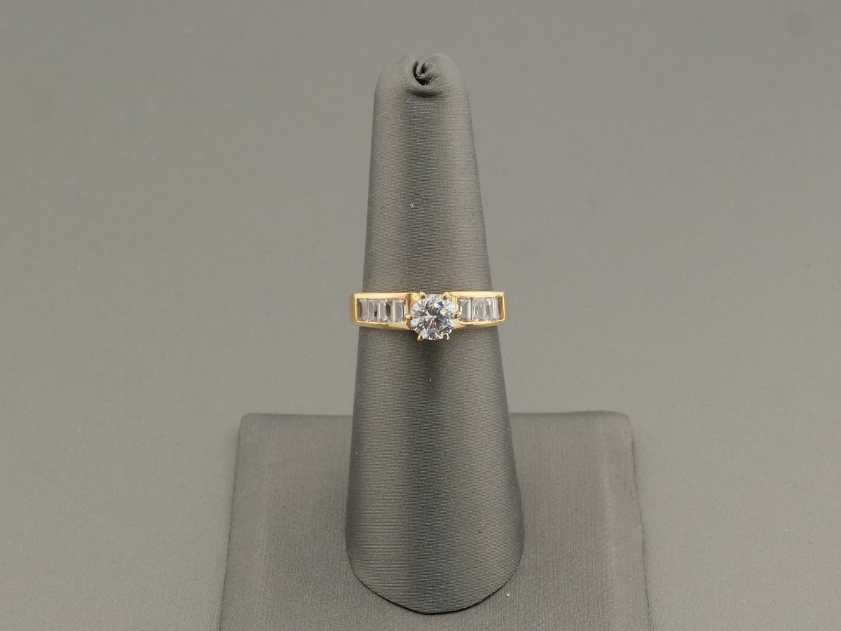 18K Gold CZ Wedding Ring
